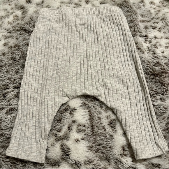 Gender Neutral Gray Ribbed Ultra Stretchy Pants Size 3-6 Months Baby - Picture 2 of 3